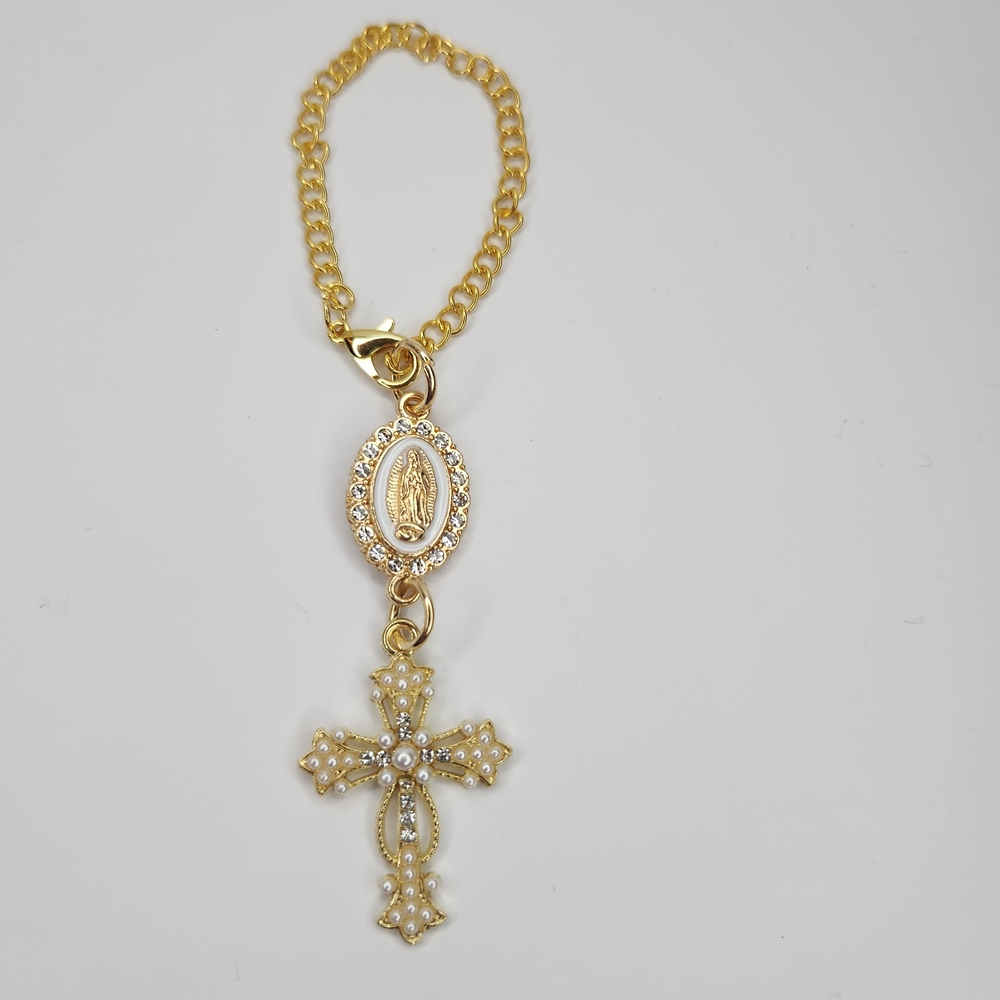 Elegant Gold Cross Pendant Bracelet